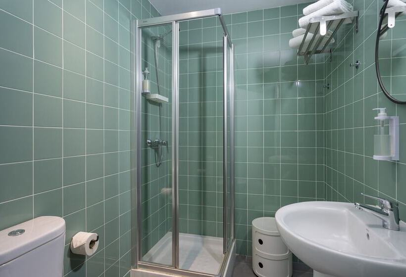 Номер Стандарт Трехместный, Next Inn