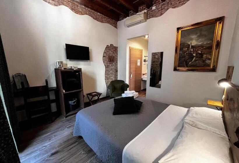 غرفة سوبيريور مزودة بشرفة, La Taverna Del Metallo Rooms