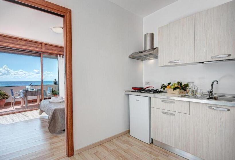 סטודיו סטנדרטי נוף לים, Belmare Residence On The Beach