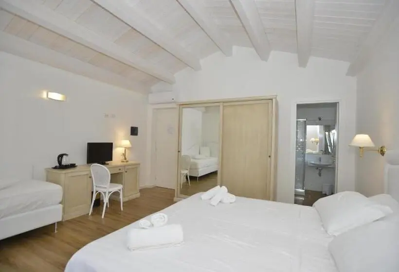 اتاق استاندارد سه تخته با چشم‌انداز باغ, Arenosu Comfort Country Resort