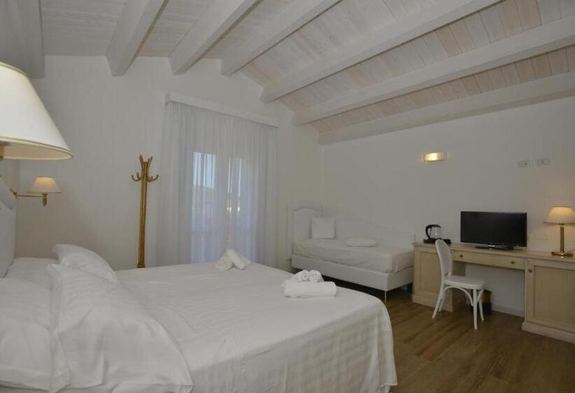 带花园景观的标准三人间, Arenosu Comfort Country Resort