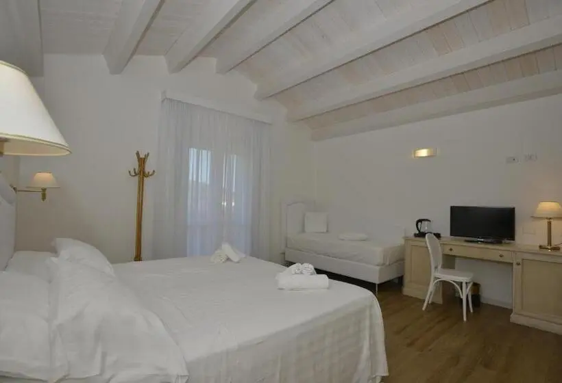 اتاق استاندارد سه تخته با چشم‌انداز باغ, Arenosu Comfort Country Resort