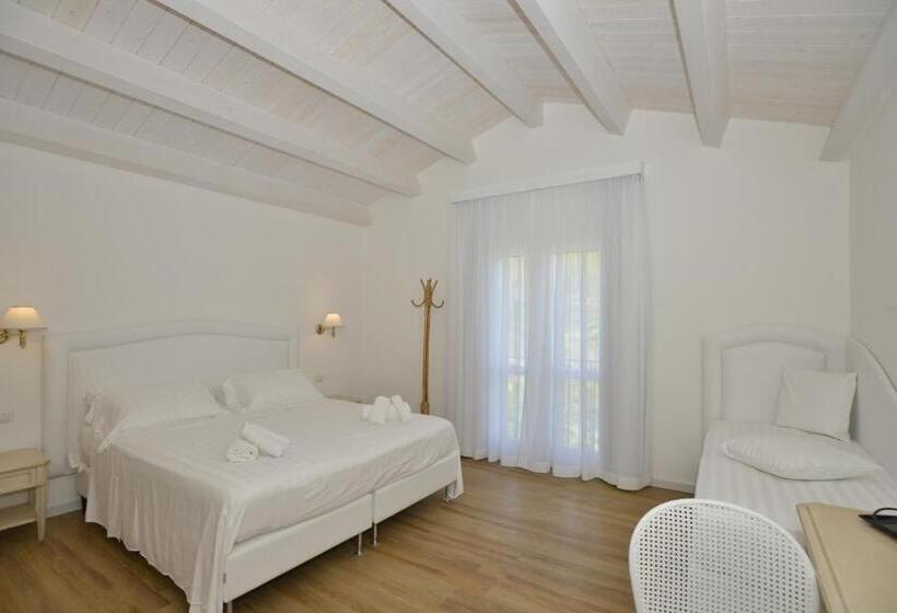 Трехместный Номер Стандарт Вид на Сад, Arenosu Comfort Country Resort
