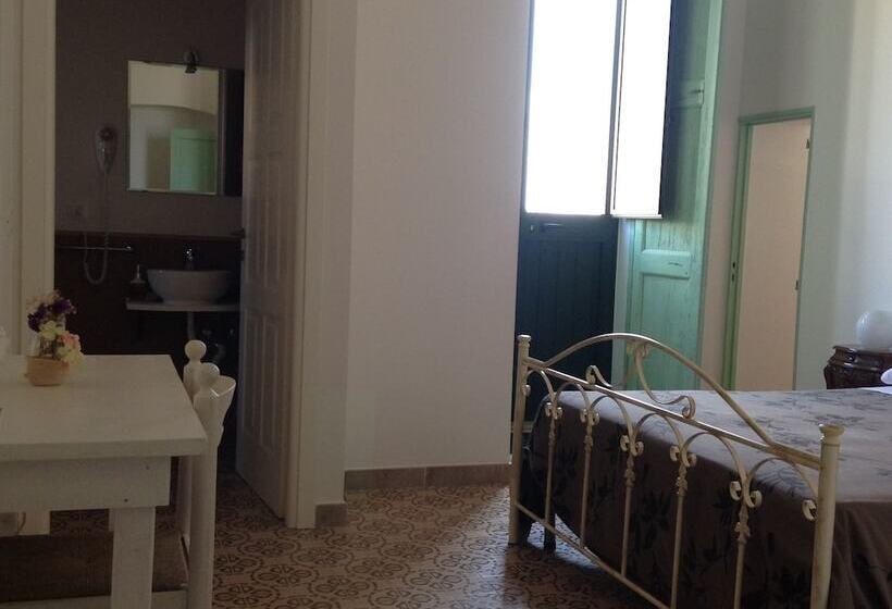 غرفة قياسية, Corte Lo Jucco