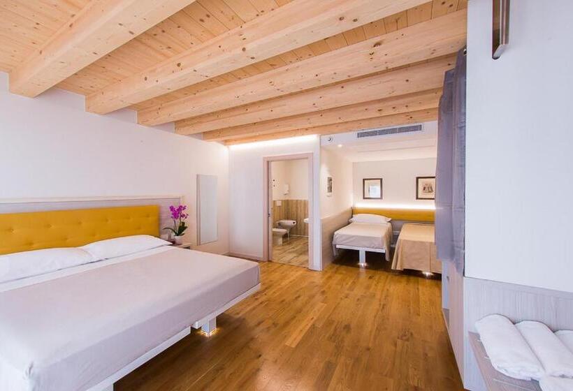 غرفة قياسية ثلاثية, Residenza Ai Capitelli