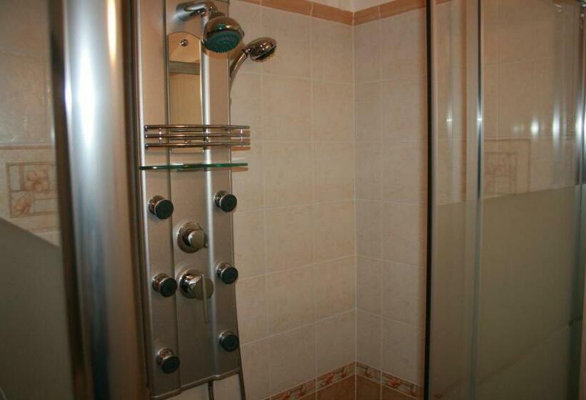 اتاق لوکس با بالکن, Valle Del Belvedere