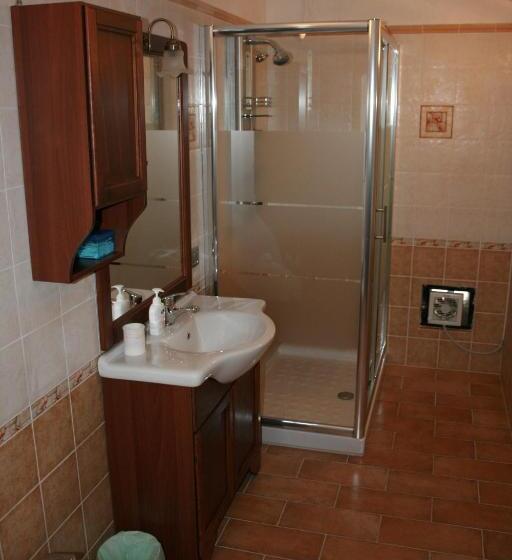 اتاق لوکس با بالکن, Valle Del Belvedere