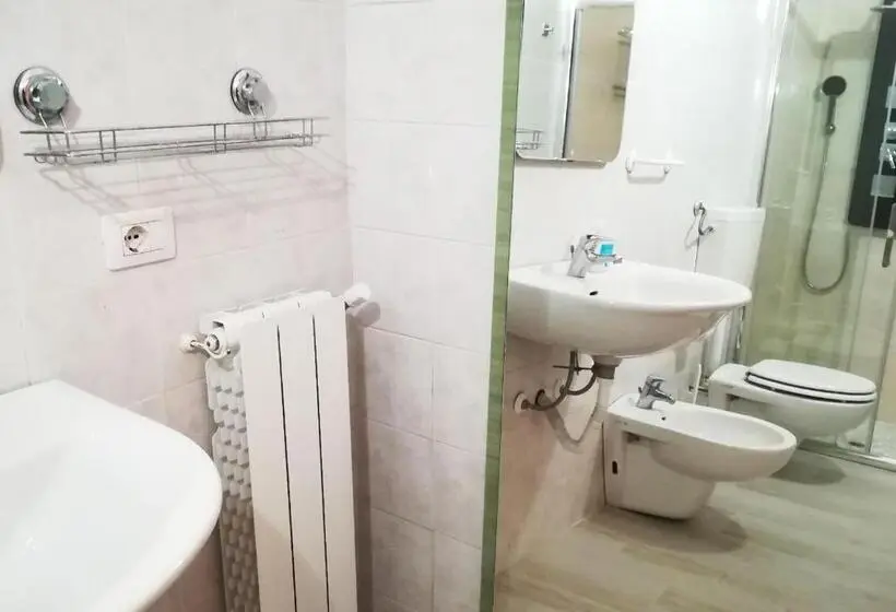 اتاق استاندارد یک نفره, Cristal Rooms