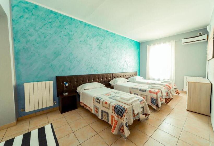 اتاق استاندارد سه نفره, Cristal Rooms