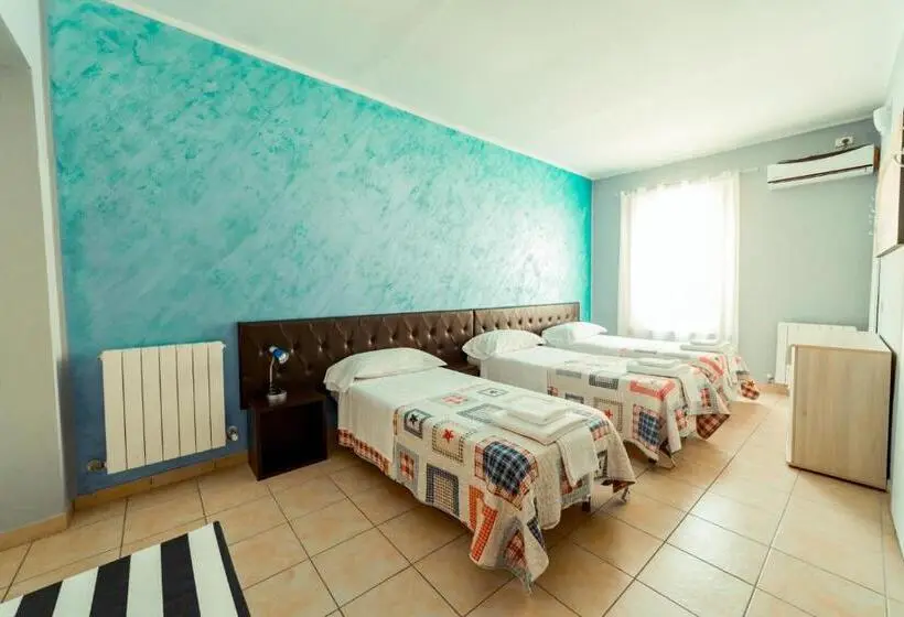 اتاق استاندارد سه نفره, Cristal Rooms
