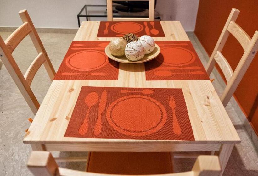 带阳台套房, Niria