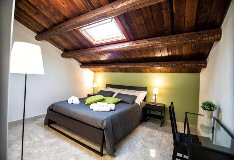 带2个卧室的套房, Niria