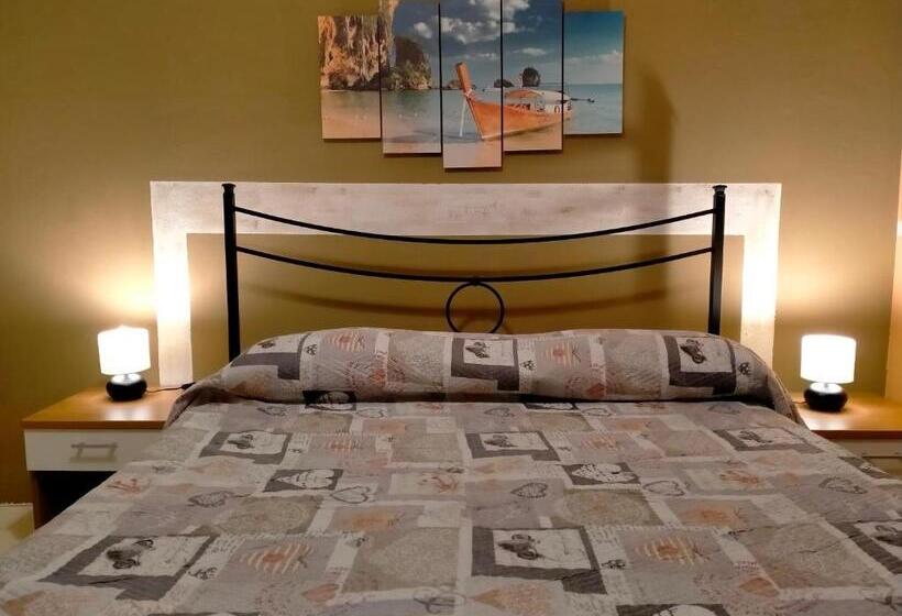 带1个卧室的带阳台的公寓, Villa Laura Apartment