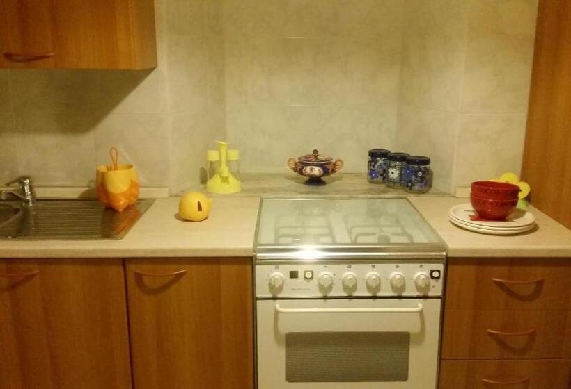 带1个卧室的带阳台的公寓, Villa Laura Apartment