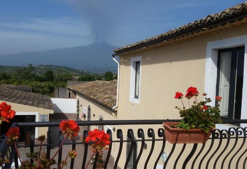 带1个卧室的带阳台的公寓, Villa Laura Apartment