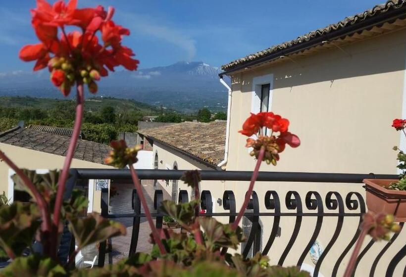 带1个卧室的带阳台的公寓, Villa Laura Apartment