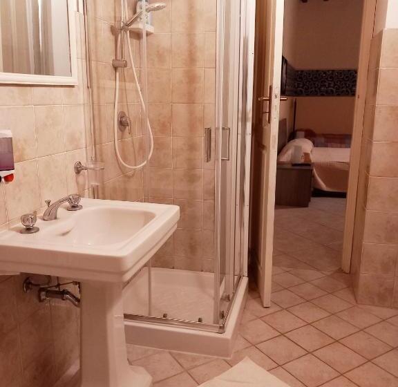 标准三人间, Villa Laura Apartment