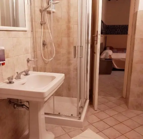 اتاق استاندارد سه نفره, Villa Laura Apartment
