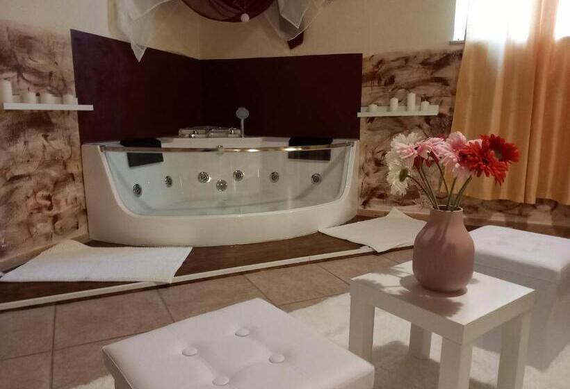 带1个卧室的豪华公寓, Villa Laura Apartment