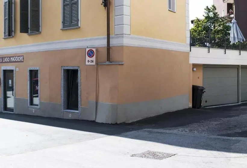 استودیو خانوادگی, Residenza Intra Lago Maggiore