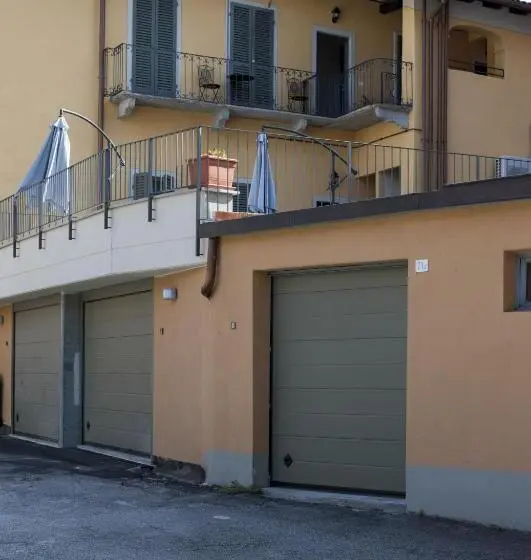 استودیو خانوادگی, Residenza Intra Lago Maggiore