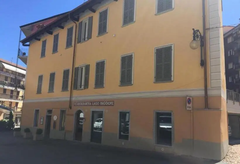 استودیو خانوادگی, Residenza Intra Lago Maggiore