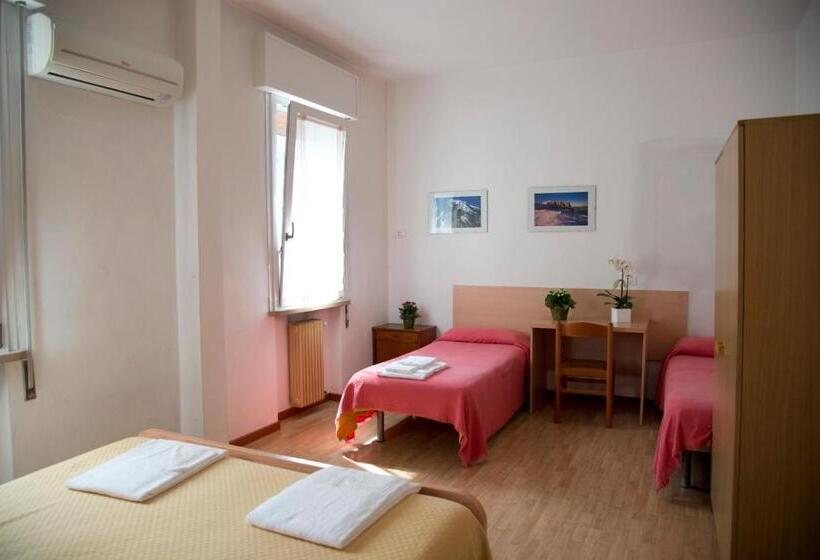 اتاق استاندارد چهار تخته, Centro Della Famiglia