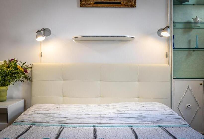 اتاق لوکس, Duomo Palace