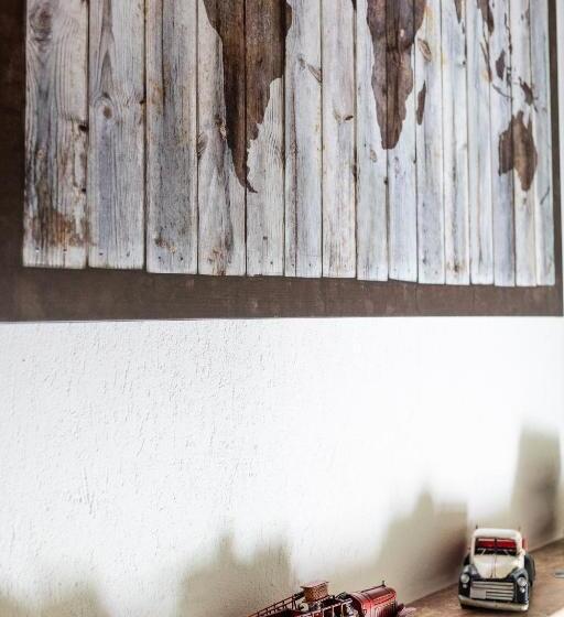 חדר דופלקס, La Grange