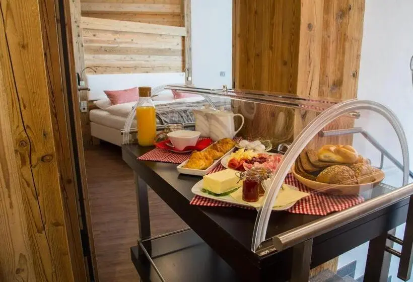 Huoneisto 3 Makuuhuonetta, Aurina Lodges