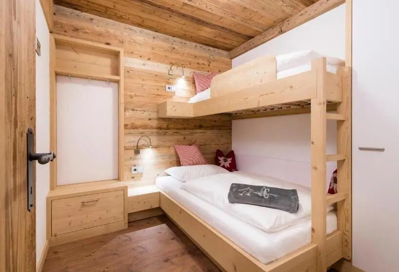 Huoneisto 3 Makuuhuonetta, Aurina Lodges