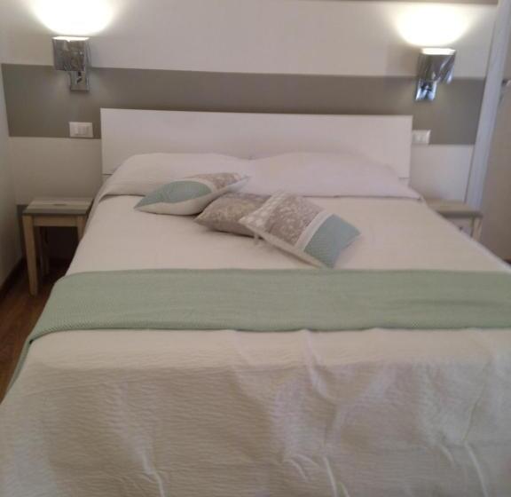 اتاق لوکس با بالکن, Suite Simonetta