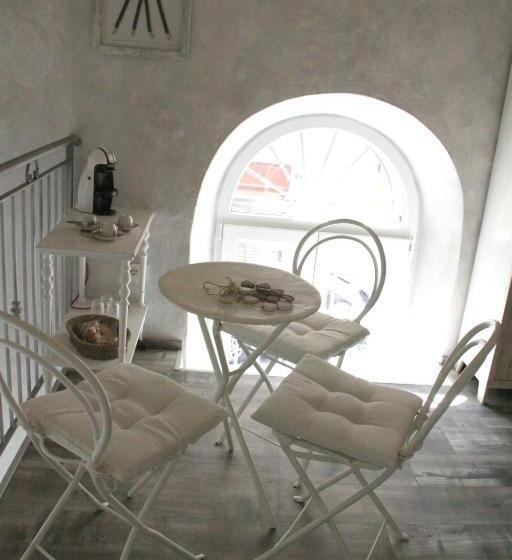 اتاق راحتی سه تخته, Trieste Art Loft