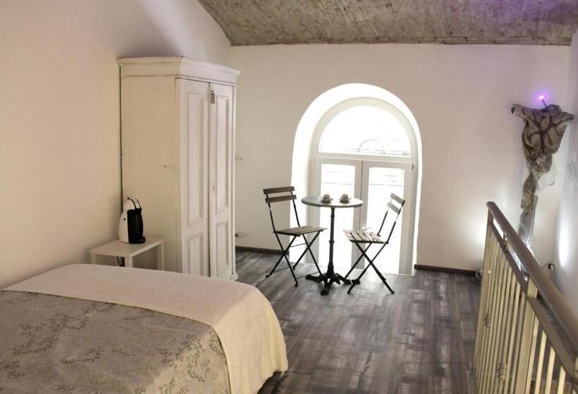 Economy Zimmer Doppelbett, Trieste Art Loft