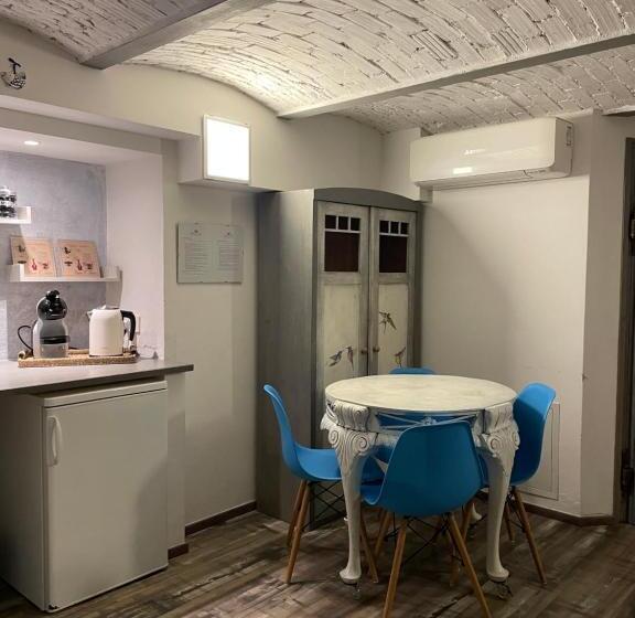اتاق لوکس چهار تخته, Trieste Art Loft
