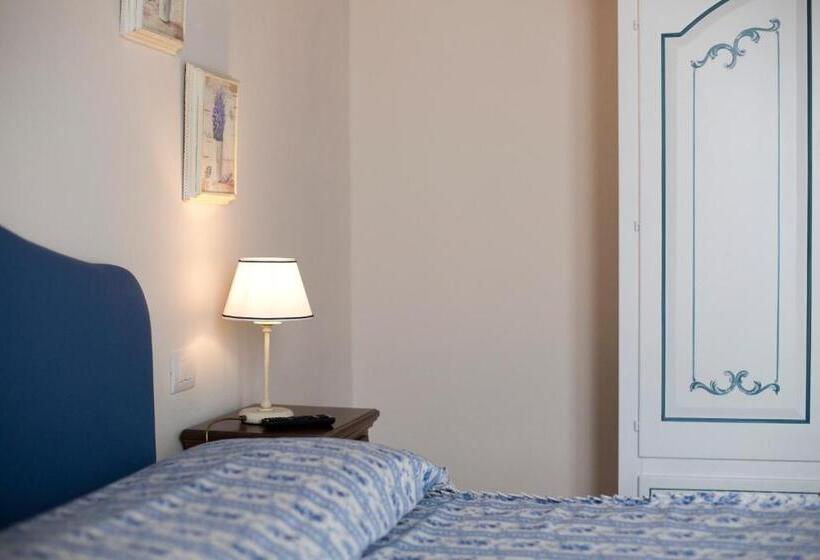 דירת חדר, Casale San Galgano