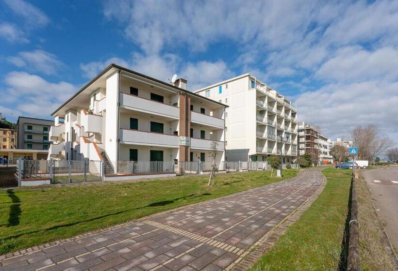 Семейный Номер Боковой Вид на Море, Residence Smith Sul Mare