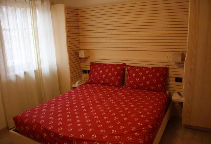 Трехместный Номер Стандарт с Балконом, Agriturismo Pianrestel