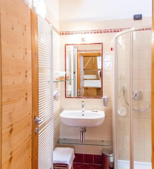 Трехместный Номер Стандарт с Балконом, Agriturismo Pianrestel