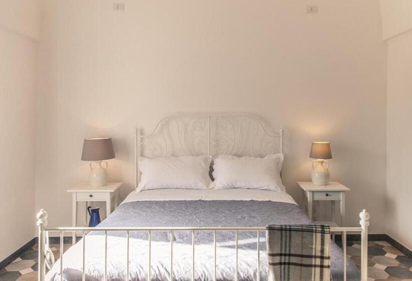 园景标准四人间, Marinella Suite Home