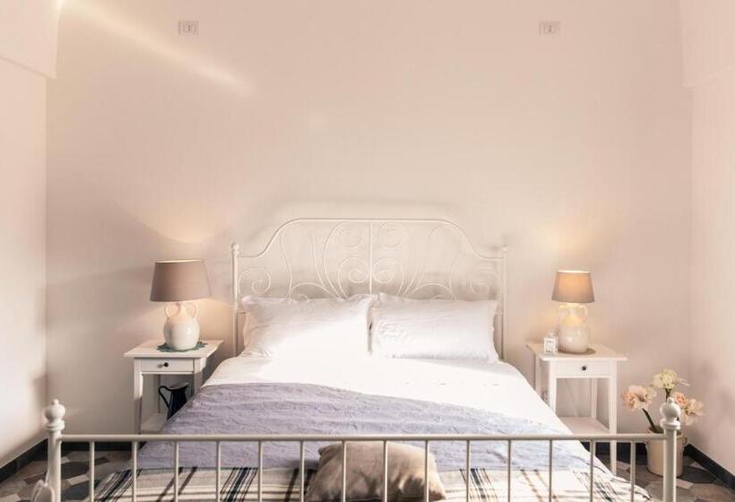 Трехместный Номер Стандарт Вид на Сад, Marinella Suite Home