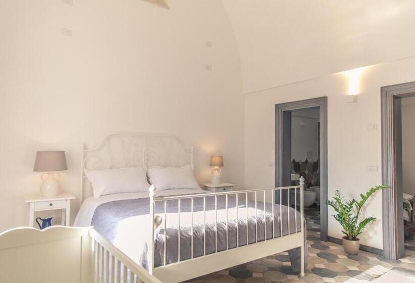 Четырехместный Номер Стандарт Вид на Сад, Marinella Suite Home