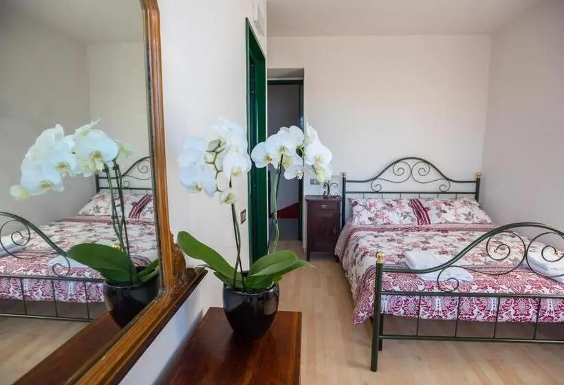 ファミリールーム, Villa Pizzini Mottarone   Restaurant And Rooms