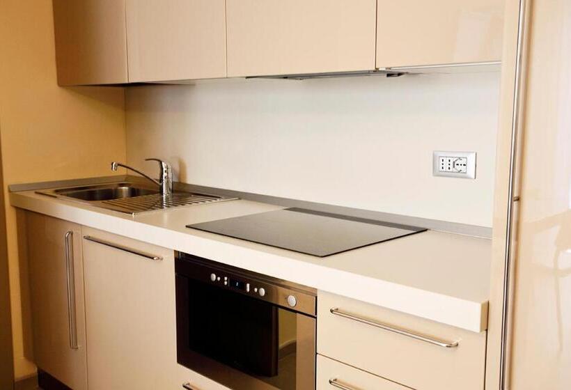 Апартаменты 1 Спальня Боковой Вид на Море, Residence Sole Mare Alaxi Hotels