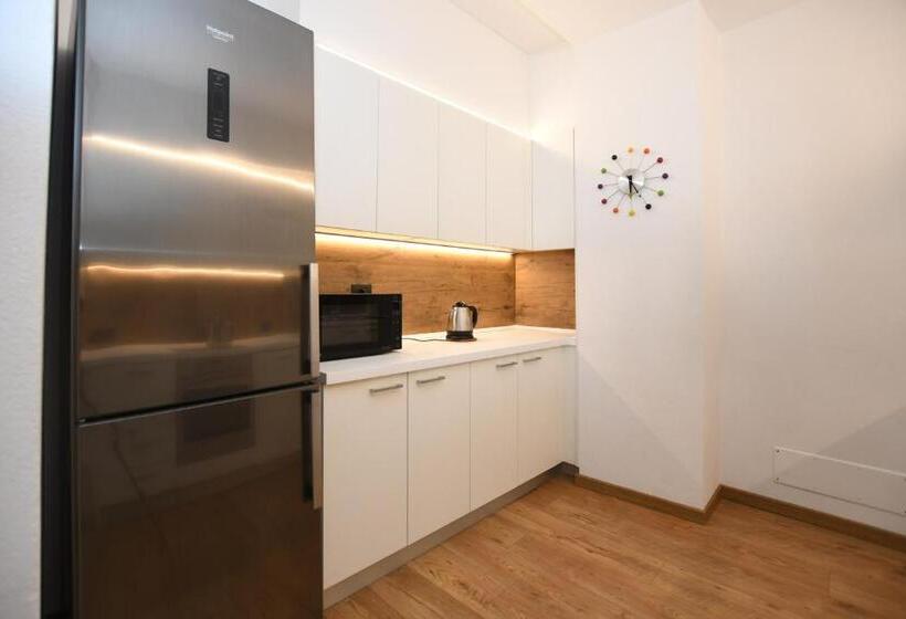 דירת חדר בקומת קרקע, Residenza Alba