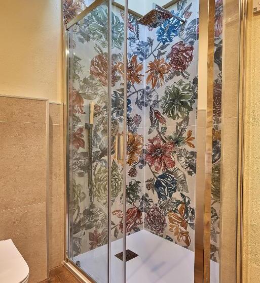 דירת שני חדרים, Croce Di Mezzo