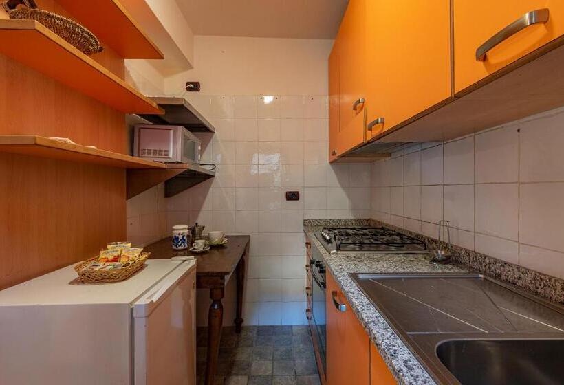 استودیوی استاندارد, Croce Di Mezzo