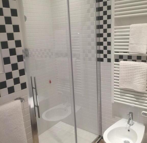 اتاق لوکس, Locanda Ai Due Orsi