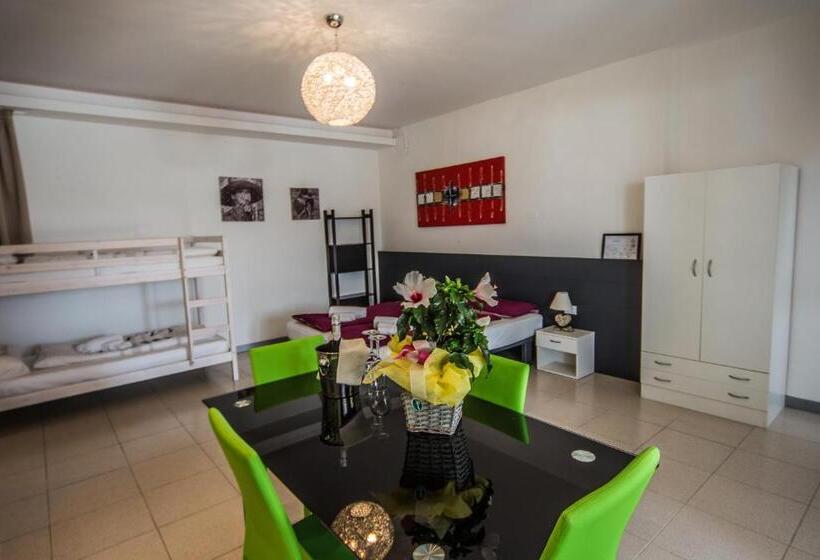 プールビューファミリールーム, Relais Villa Olivi