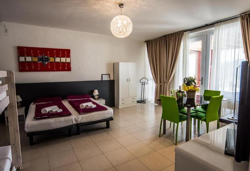 プールビューファミリールーム, Relais Villa Olivi